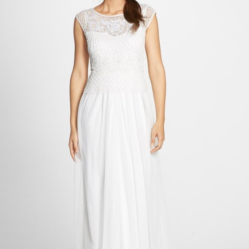 Adrianna Papell size 6 Beaded Cap Sleeve Gown, Wedding / Formal, fully lined